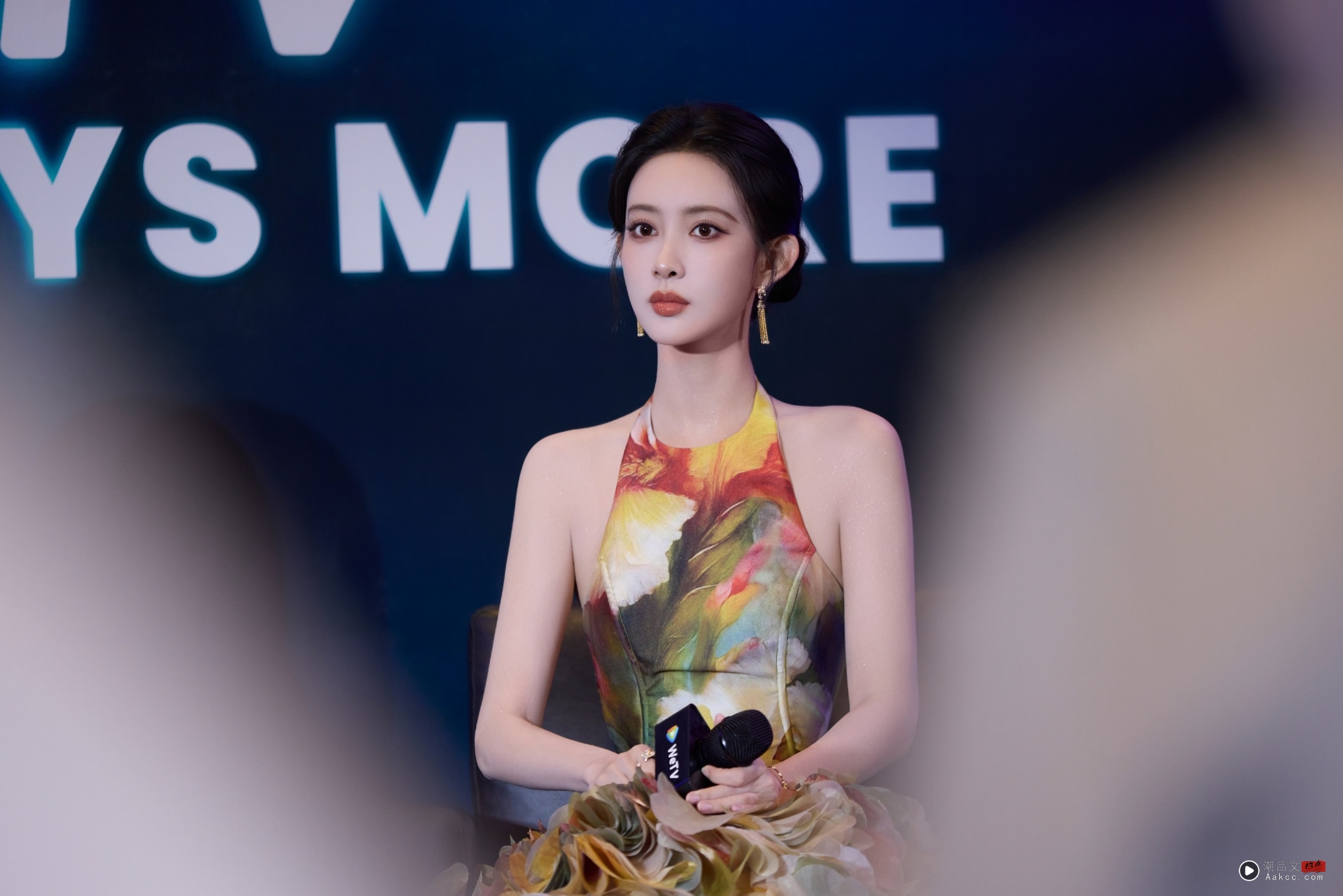 专访 · 孟子义|甜喊“小柠檬是我的铠甲”!对于“百灵鸟”外号她超真实反应曝光 内容图4 潮品文-大潮社旗下实时最新热点娱乐时尚数码等新闻资讯网站! Mengziyi in Jakarta PC