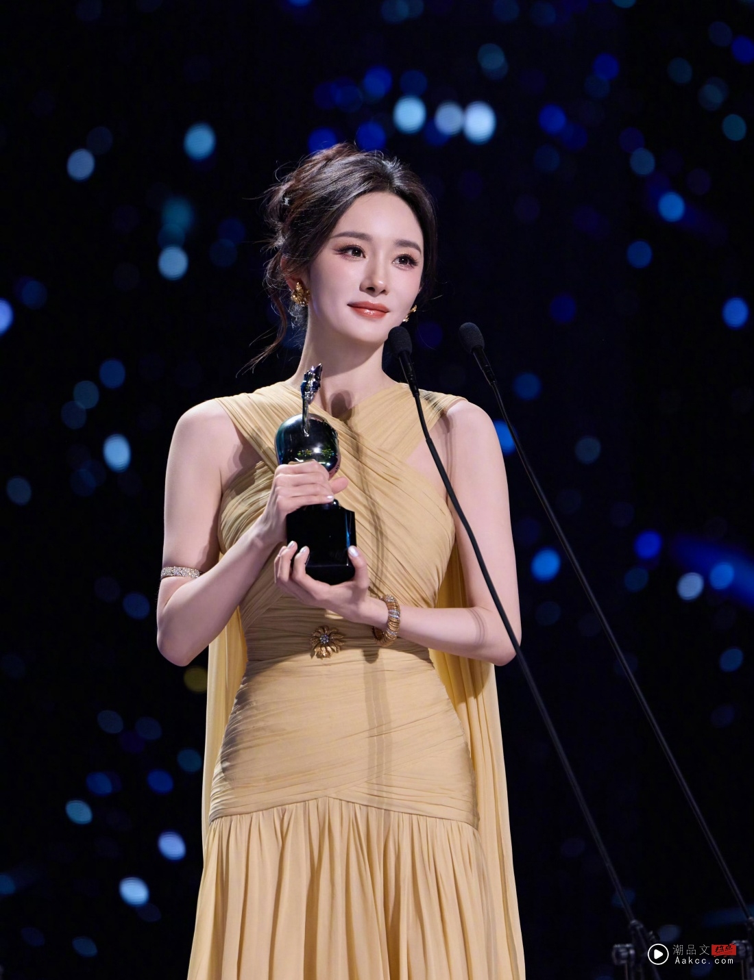 2025爱奇艺尖叫之夜!杨幂夺 “尖叫年度演员” TOP登陆少年获封 “亚太年度新锐组合”! 内容图2 潮品文-大潮社旗下实时最新热点娱乐时尚数码等新闻资讯网站! 杨幂