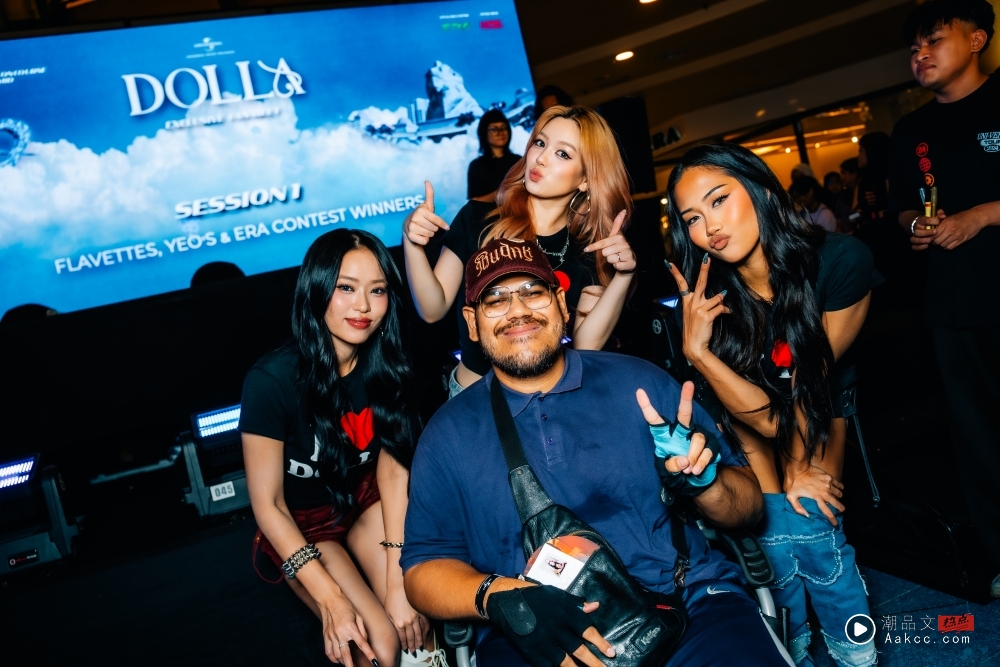 DOLLA举办粉丝专属见面会