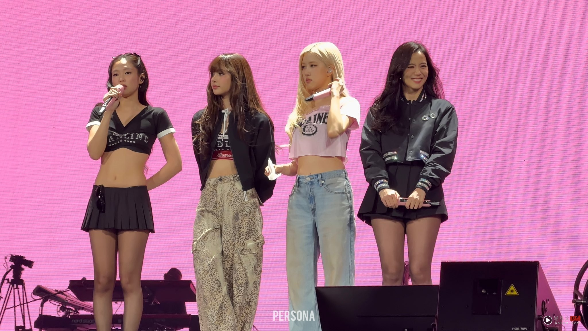 BLACKPINK 《DEADLINE》巡演最后一站!Lisa、Rosé相拥而泣 4人拥抱长达30秒! 内容图2 潮品文-大潮社旗下实时最新热点娱乐时尚数码等新闻资讯网站! Lisa、Rosé相拥而泣