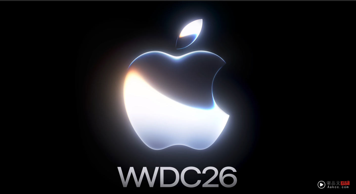 Apple 首款摺叠机再曝光！iPhone Fold 白色模型机现身　超大镜头岛成焦点