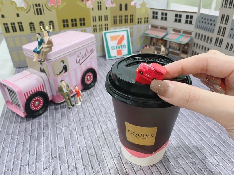 免百元喝GODIVA!7-11推出“GODIVA喜马拉雅粉红盐热巧克力”,免费送粉红小货车杯塞 内容图6 新潮社-实时最新热点娱乐时尚美妆等新闻资讯网站! 免百元喝GODIVA!7-11推出“GODIVA喜马拉雅粉红盐热巧克力”,免费送粉红小货车杯塞