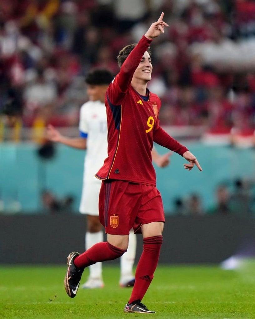 2022世足赛“小鲜肉”球员盘点!西班牙加维被誉为“小可爱”、南韩曹圭成神似朴叙俊! 内容图3 新潮社-实时最新热点娱乐时尚美妆等新闻资讯网站! 2022世足赛“小鲜肉”球员盘点!西班牙加维被誉为“小可爱”、南韩曹圭成神似朴叙俊!