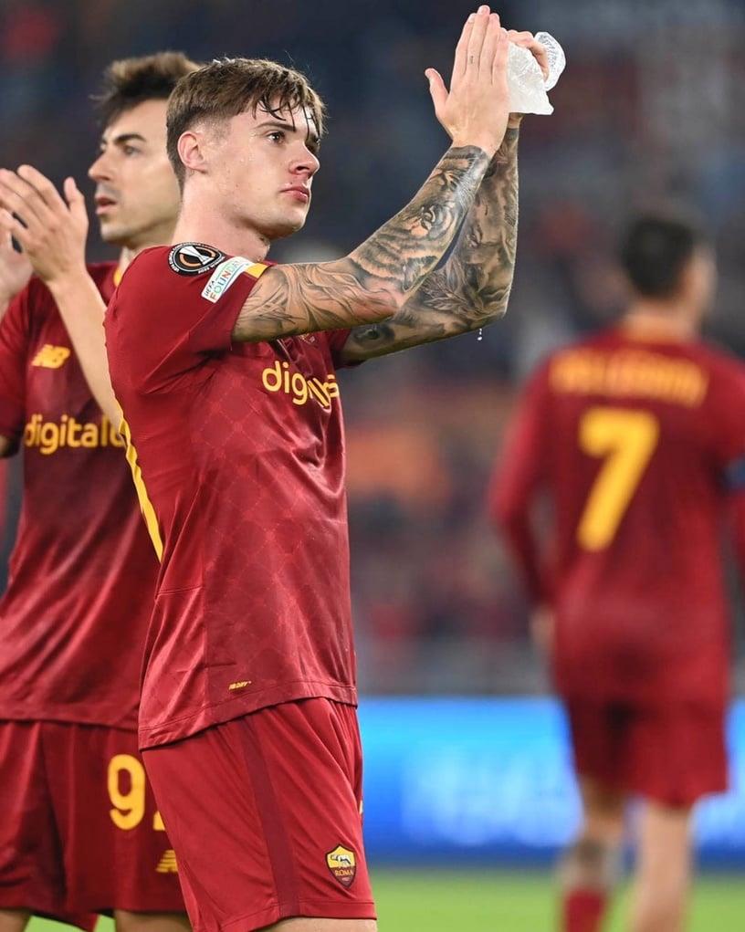 2022世足赛“小鲜肉”球员盘点!西班牙加维被誉为“小可爱”、南韩曹圭成神似朴叙俊! 内容图5 新潮社-实时最新热点娱乐时尚美妆等新闻资讯网站! 2022世足赛“小鲜肉”球员盘点!西班牙加维被誉为“小可爱”、南韩曹圭成神似朴叙俊!