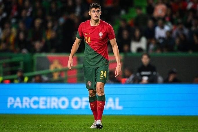 2022世足赛“小鲜肉”球员盘点!西班牙加维被誉为“小可爱”、南韩曹圭成神似朴叙俊! 内容图11 新潮社-实时最新热点娱乐时尚美妆等新闻资讯网站! 2022世足赛“小鲜肉”球员盘点!西班牙加维被誉为“小可爱”、南韩曹圭成神似朴叙俊!