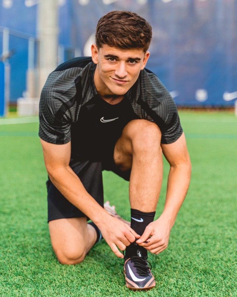 西班牙“Pablo Gavi”的8件事!加维不是本名、私下是呆萌“姐宝”,居然不会系鞋带! 内容图1 新潮社-实时最新热点娱乐时尚美妆等新闻资讯网站! 西班牙“Pablo Gavi”的8件事!加维不是本名、私下是呆萌“姐宝”,居然不会系鞋带!