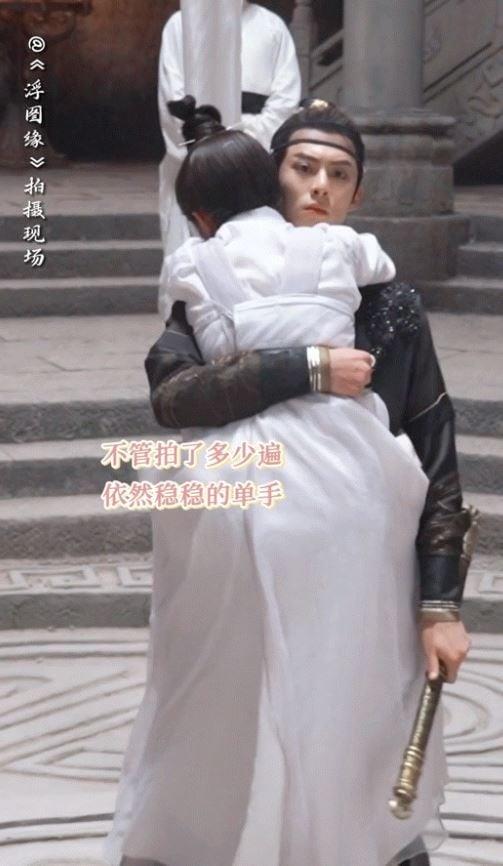 9位比想像中矮的女星!赵露思160,陈钰琪164也不高,王鹤棣竟把160的沈月“挡好挡满” 内容图3 新潮社-实时最新热点娱乐时尚美妆等新闻资讯网站! 9位比想像中矮的女星!赵露思160,陈钰琪164也不高,王鹤棣竟把160的沈月“挡好挡满”