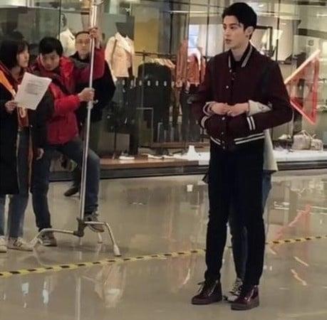 9位比想像中矮的女星!赵露思160,陈钰琪164也不高,王鹤棣竟把160的沈月“挡好挡满” 内容图8 新潮社-实时最新热点娱乐时尚美妆等新闻资讯网站! 9位比想像中矮的女星!赵露思160,陈钰琪164也不高,王鹤棣竟把160的沈月“挡好挡满”