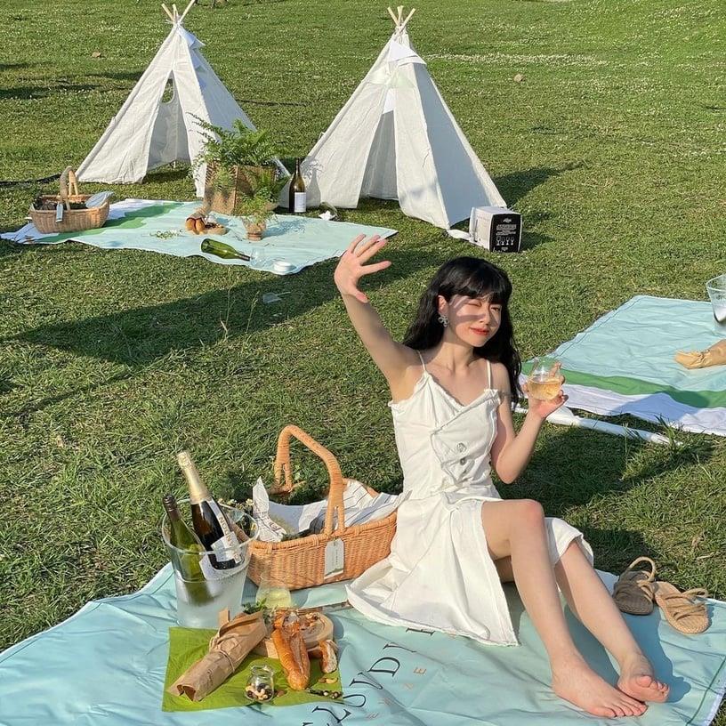 台北野餐地点推荐！台北不只大安森林可野餐，圆山旧儿童乐园、华山文创也是野餐首选