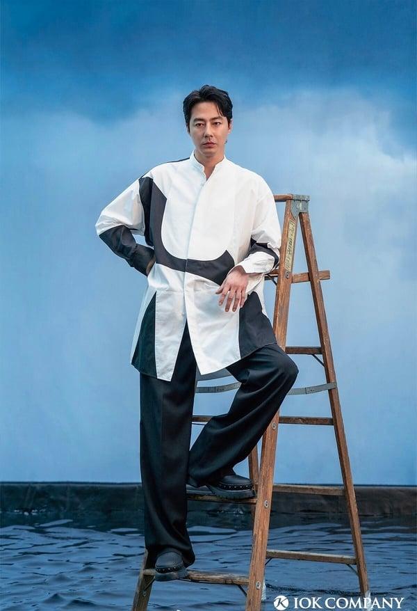 “身高比例超好”韩剧男星！《Moving异能》赵寅成是长腿欧巴始祖，他仅174比例却极好