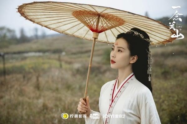 古装剧《一念关山》8位演员古装vs.时装！刘诗诗古装比时装美，常华森、陈宥维时装超帅