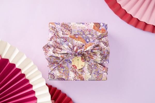 2024过年礼盒推荐：七见樱堂“生巧塔、双馅三明治饼”送礼超推，蜡笔小新乌鱼子饼干赞