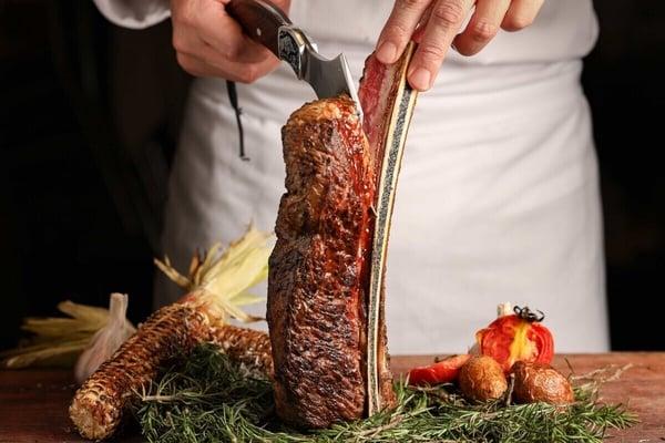 买一送一！2月生日优惠餐厅盘点：饭店吃到饱寿星免费、王品买一送一、和牛吃到饱优惠