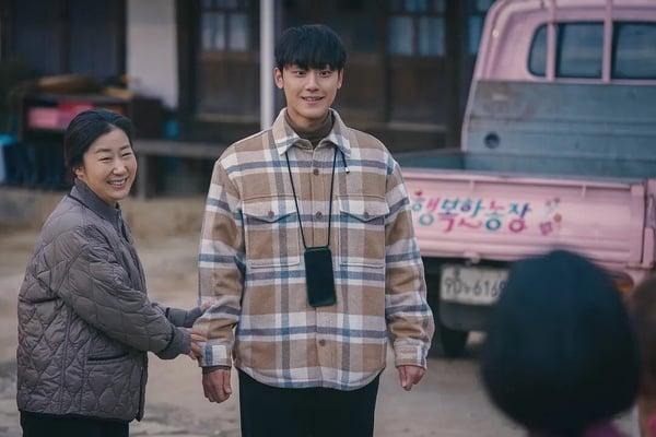 网评8位“最会挑剧本”韩剧演员！李到𬀪新片《破墓》空降票房冠军，第2位挑剧眼光无敌