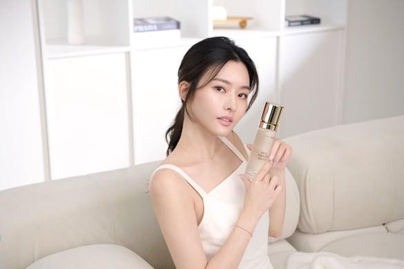 MIT全新升级肌肤抗老配方 微生态双酵母能量 一瓶提供水光肌所需营养 澎润逆龄一步到位