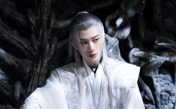 10位电视剧男星同龄不同命！《私藏浪漫》魏哲鸣结过婚，檀健次爆火，有两位红过却过气了