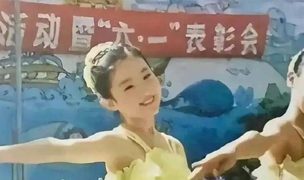 《玫瑰的故事》刘亦菲“从小美到大”旧照合辑！24张美照回顾刘亦菲一路美成仙女姐姐