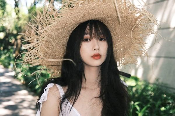 6位拥有“超狂家世背景”女星！虞书欣是三家公司的股东，这位竟也是富二代！ 娱乐 图4张