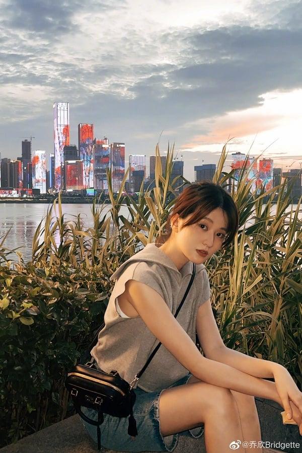 6位拥有“超狂家世背景”女星！虞书欣是三家公司的股东，这位竟也是富二代！ 娱乐 图7张