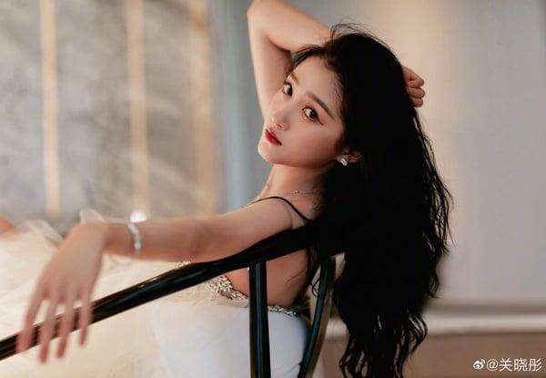 6位拥有“超狂家世背景”女星！虞书欣是三家公司的股东，这位竟也是富二代！ 娱乐 图13张