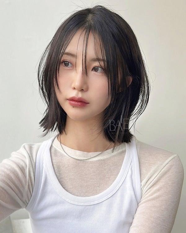 2025短发烫发范本7：外翘烫