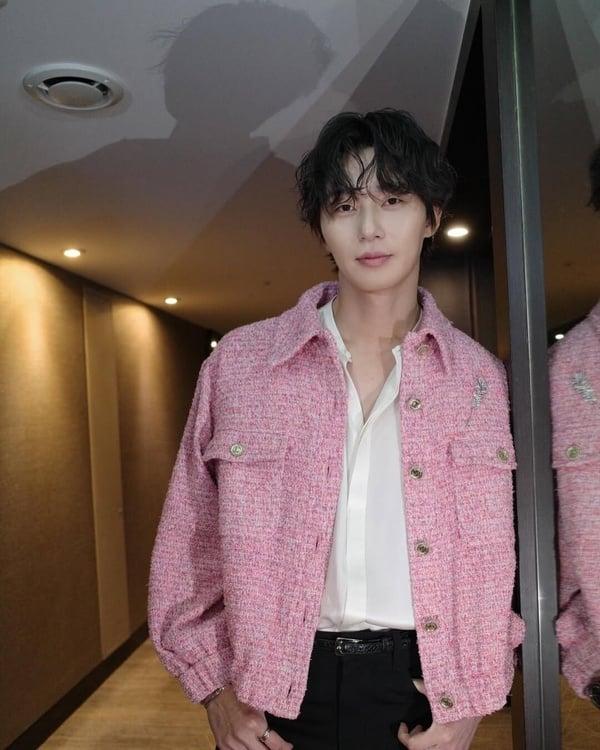 外网票选“全球最帅”男星TOP10!王一博第10,《问问星星吧》李敏镐第6,冠军真的帅! 内容图3 新潮社-实时最新热点娱乐时尚美妆等新闻资讯网站! 外网票选“全球最帅”男星TOP10!王一博第10,《问问星星吧》李敏镐第6,冠军真的帅!