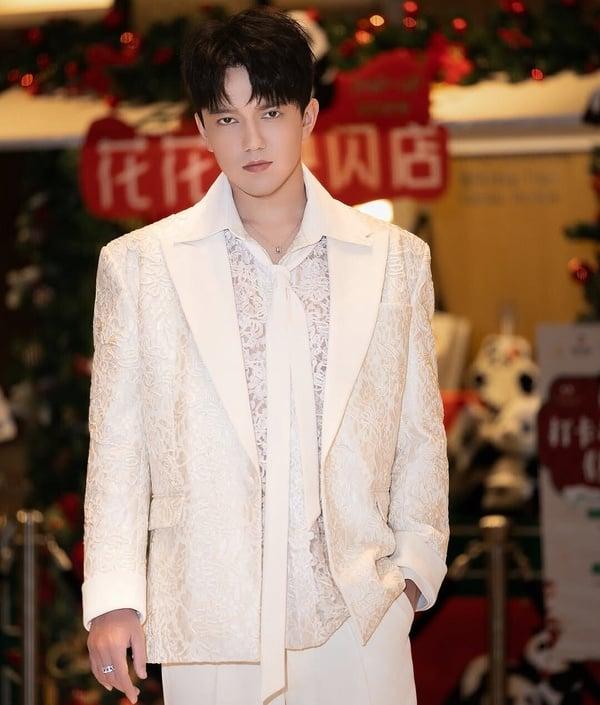 外网票选“全球最帅”男星TOP10!王一博第10,《问问星星吧》李敏镐第6,冠军真的帅! 内容图4 新潮社-实时最新热点娱乐时尚美妆等新闻资讯网站! 外网票选“全球最帅”男星TOP10!王一博第10,《问问星星吧》李敏镐第6,冠军真的帅!