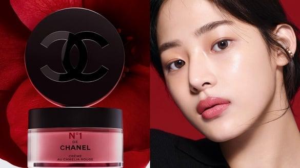 2025红色女孩“1号青春解方”：全新香奈儿红色山茶花活能凝霜，唤醒肌底活力、7天澎弹