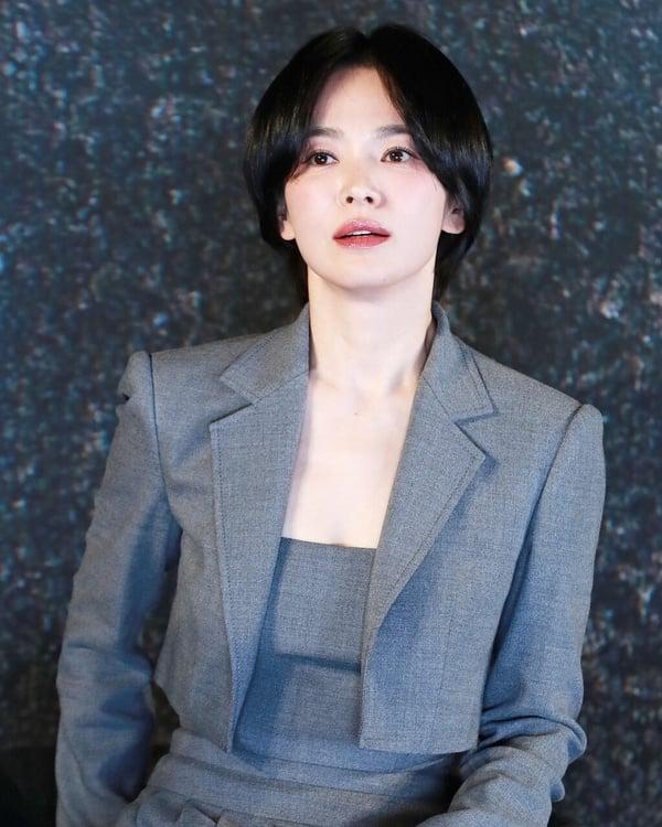 2025女星“短发范本”推荐！宋慧乔、秦岚极短发又美又帅，减龄效果十足，入门款选它！