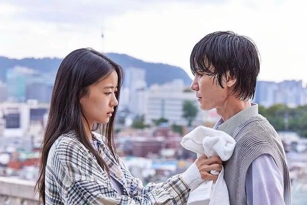 更胜《苦尽柑来遇见你》！此生必追治愈系韩剧TOP10！《我的大叔》第7，冠军公认一生推 娱乐 图11张