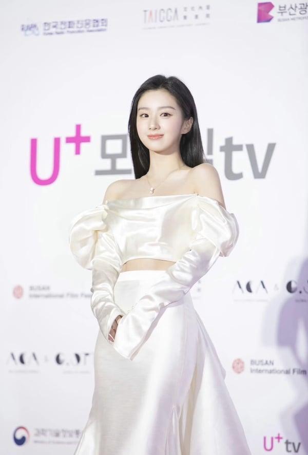 关于《韶华若锦》包上恩的七件事：从美貌出圈到累积作品，被评待爆新锐小花！