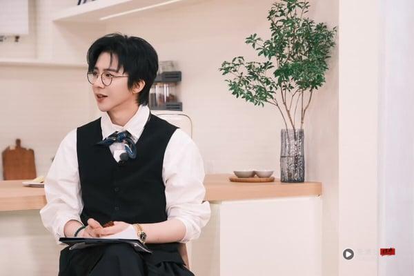 《折腰》刘宇宁的10件事：身高190公分奶狗系男神，霸气保护前妻超圈粉！ 娱乐 图2张