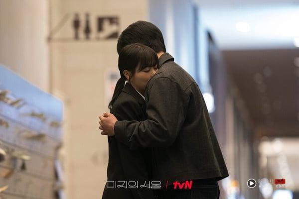 Netflix《未知的首尔》好看吗？朴宝英遭职场霸凌引共鸣，韩网赞“治好追剧倦怠期” 娱乐 图4张