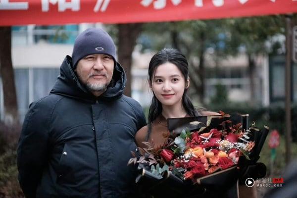《野狗骨头》剧情＋角色看点：张婧仪&宋威龙谈伪骨科恋、《点燃我，温暖你》导演新作 娱乐 图7张