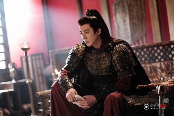 他比《折腰》刘宇宁还高？5位电视剧男星“长腿趣事”！张凌赫190公分高到“头顶天花板” 娱乐 图4张