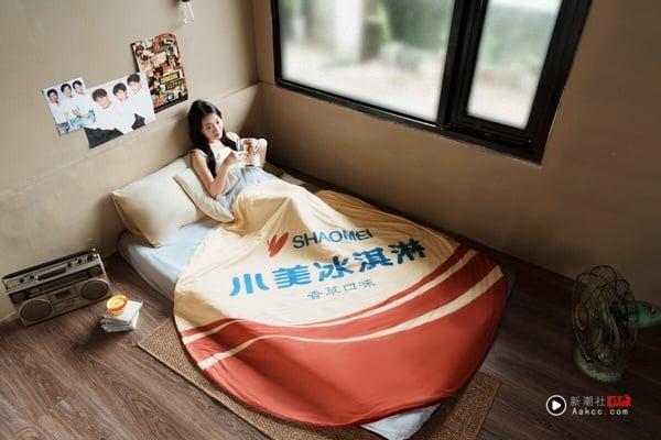 2025下半年“最新话题联名”盘点：《鱿鱼游戏》行李箱、放大版小美冰淇淋必抢！ 时尚 图13张