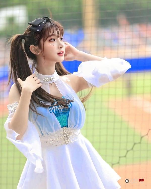 啦啦队女神李珠珢8件事：爆红“三振舞”始祖，天使脸孔魔鬼身材，富邦重金挖角来台！ 娱乐 图1张