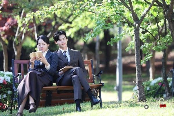 关于《瑞草洞》李锺硕的11件事：唯一认爱IU、差点成为偶像歌手、演艺圈人脉王！ 娱乐 图8张