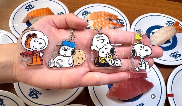 史努比粉收！藏寿司联名史努比扭蛋7/25开扭，全13款扭蛋、史努比大玩偶、提袋必收 最新 图3张