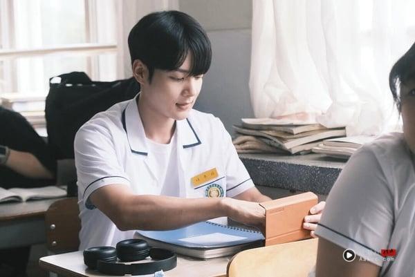 颜值+演技全到位！10位韩剧新生代小鲜肉，个个都是未来男神！