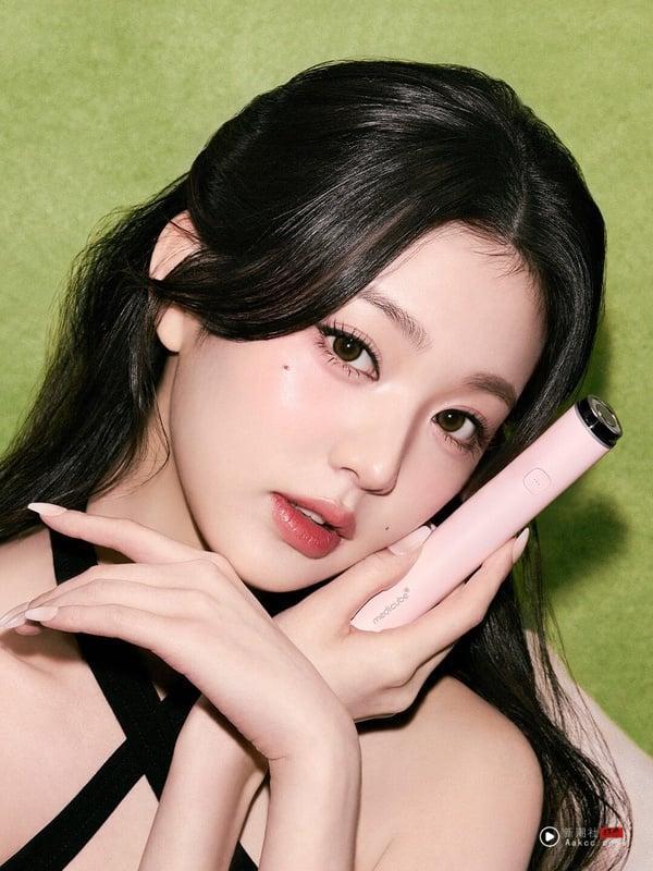 韩国最新36岁亿万富翁撞脸宋仲基！ 身分竟是爆火Medicube美容仪 CEO 最新 图4张