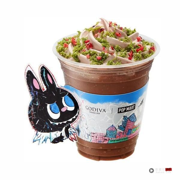GODIVA联名LABUBU推限定霜淇淋8月登场，开心果＋莓果还有LABUBU汤匙 最新 图4张