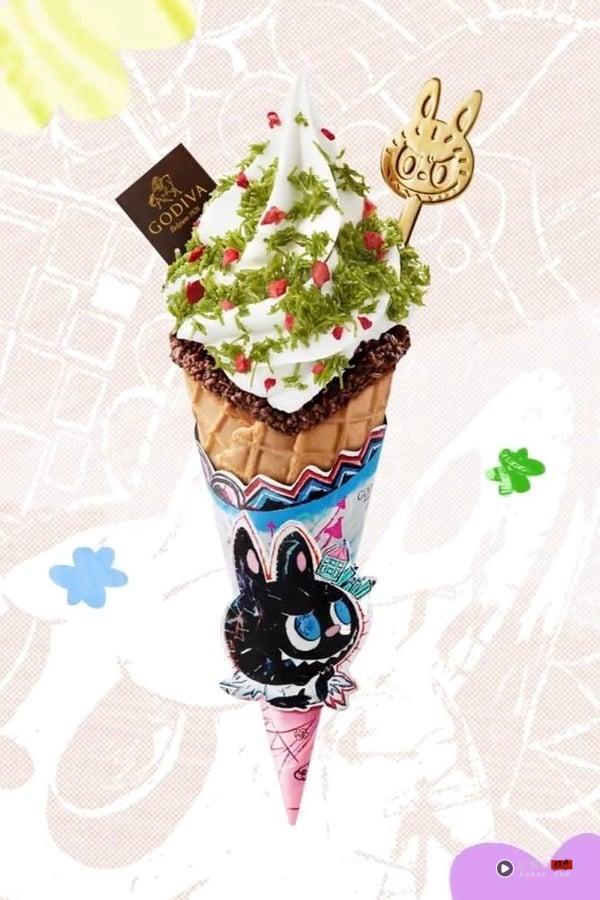 GODIVA联名LABUBU推限定霜淇淋8月登场，开心果＋莓果还有LABUBU汤匙 最新 图3张