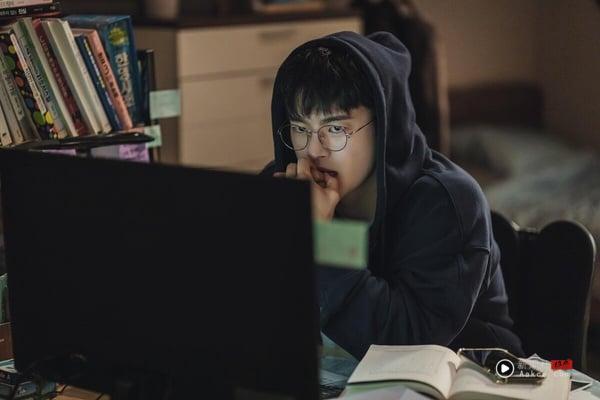 从“躺平族”变“老鼠人”——TikTok 、小红书都在讨论的“老鼠人文化”是什么？ 最新 图1张