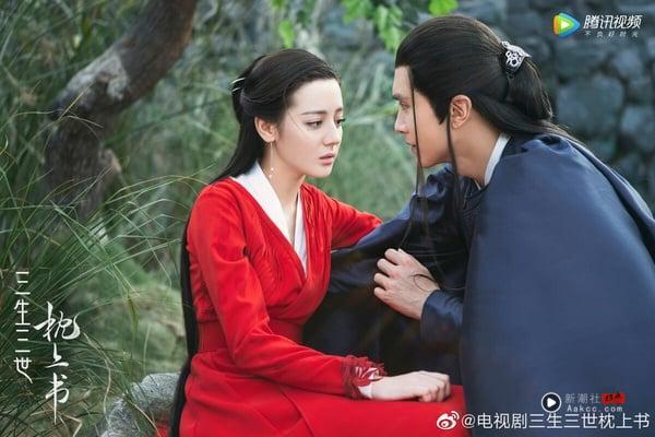 《三生三世枕上书》是《三生三世十里桃花》的续集，靠着前作的光环，这部剧从开拍就是万众瞩目。虽然没有到大爆款的程度，不过数据依然表现亮眼，是2020的最佳收视电视剧之一。