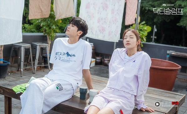 “社畜超有感”韩剧TOP8：《瑞草洞》吐无奈心声，《未知的首尔》未来的处境心酸又真实 娱乐 图4张