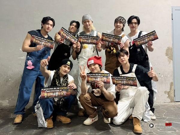 五首Kpop偶像写给粉丝的“Fan Song”：那些没说出口的感谢与约定，都唱进这些旋律里了 娱乐 图1张