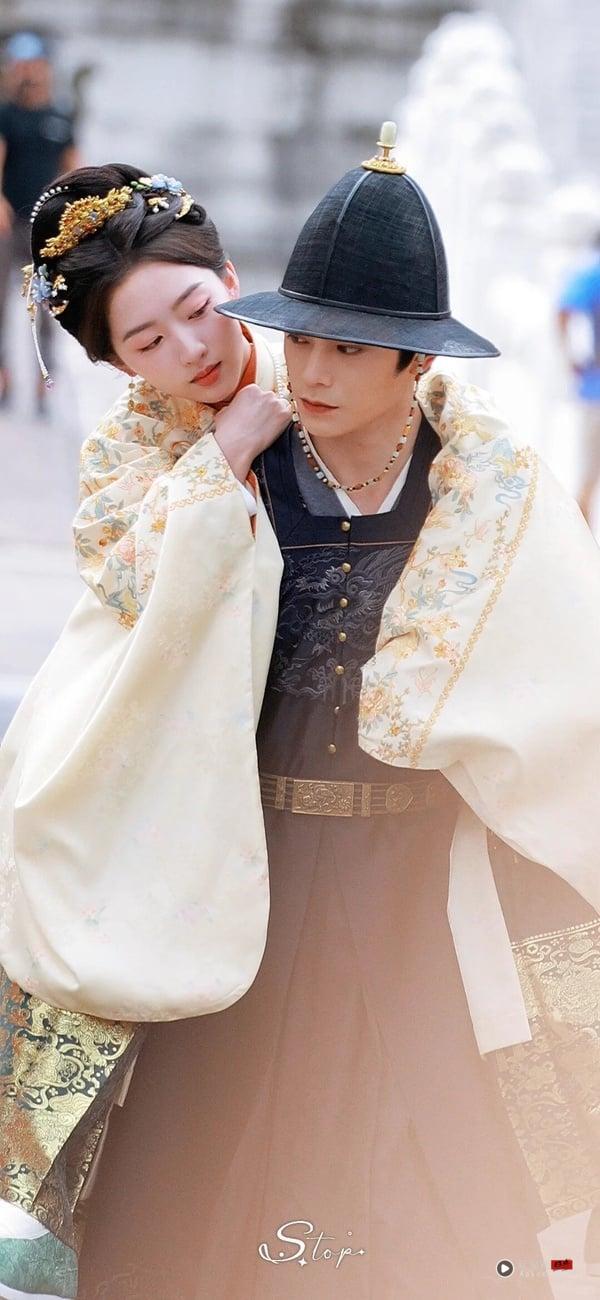 《花开锦绣》剧情看点＆角色介绍：丁禹兮、邓恩熙二搭火花十足，携手公路逃亡超刺激 娱乐 图6张