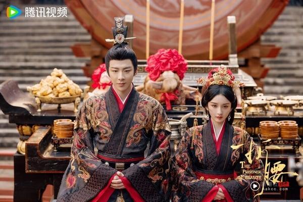 2025腾讯“收视成绩超预期”电视剧TOP6！《折腰》上榜，这部8.3分“无名神剧”不该错过 娱乐 图1张