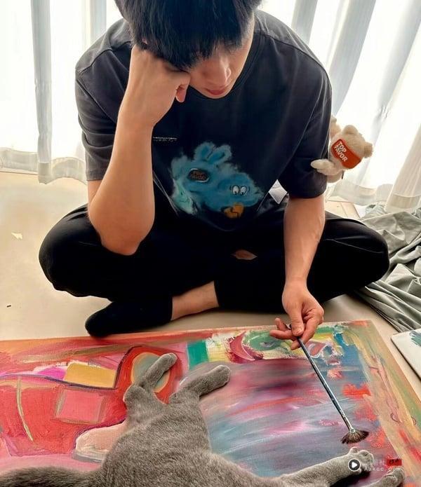 《云之羽》丞磊8件事！ 原先是临演，私下竟然爱跑酷，撞脸陈冠霖，新剧合作罗云熙！